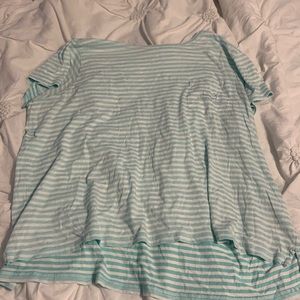 Girls vineyard vines shirt (could definitely fit a women’s small and medium)